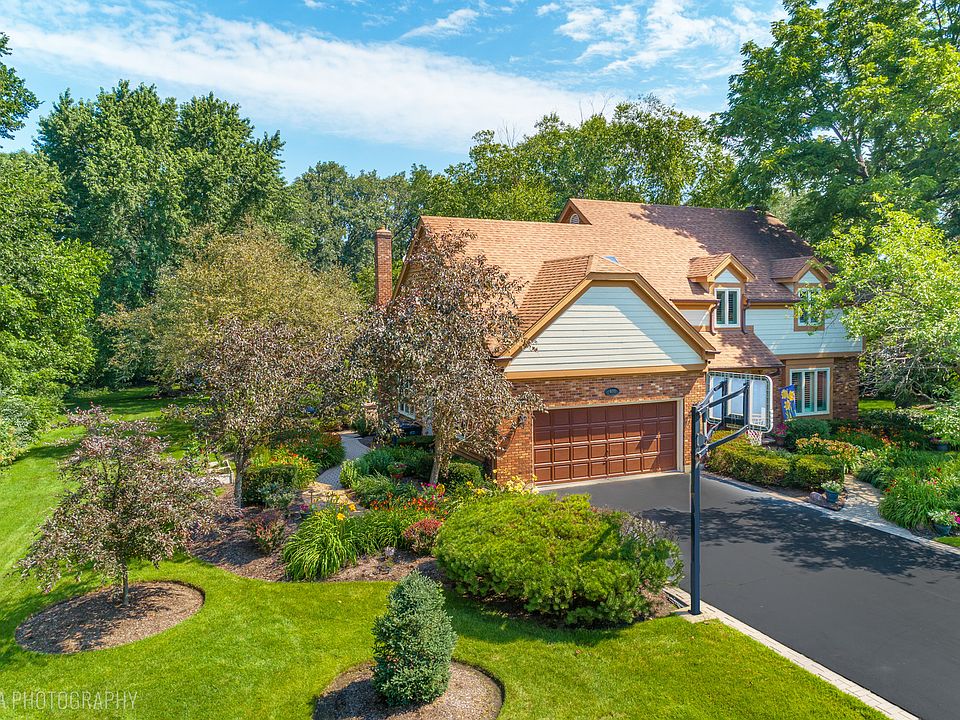 1st image of 400 Bramble Ln