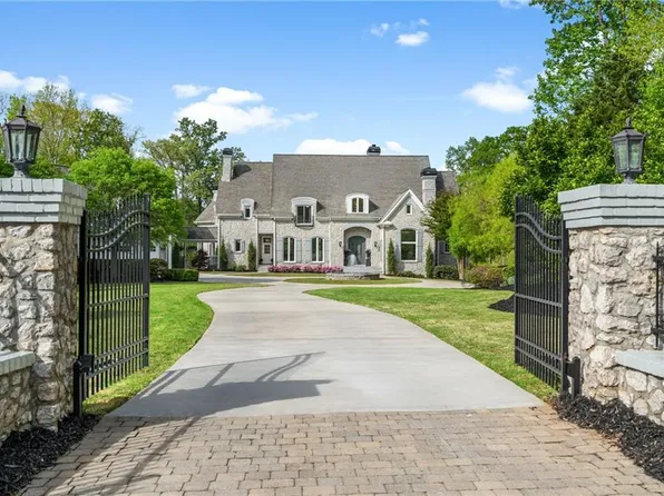 515 Tullamore Way, Milton, GA 30004