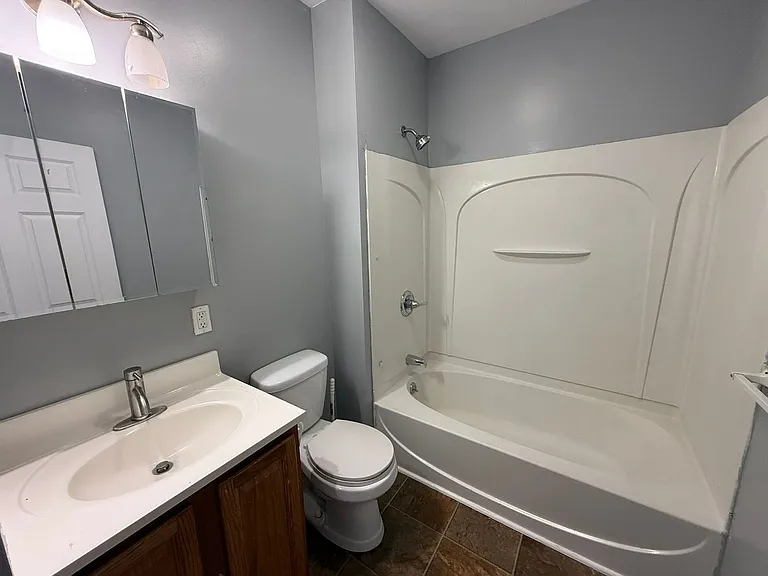 22 Burr St — Photo 12