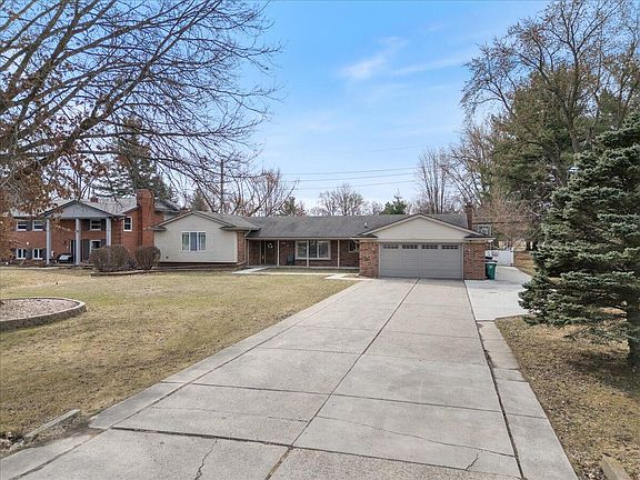 3rd image of 31161 Puritan St