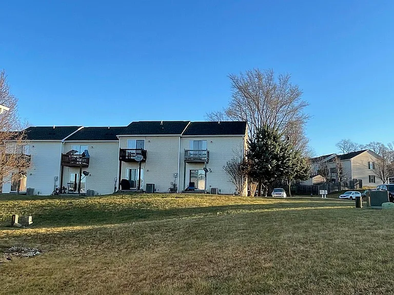 116 Commerce Dr — Photo 32