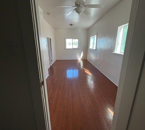 4th image of 272 S Coronado St #1/6
