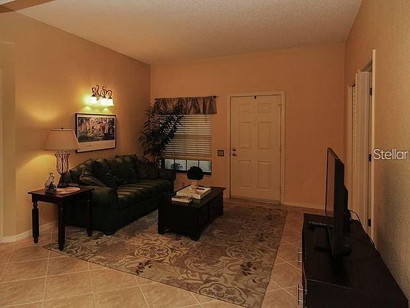 5th image of 205 Los Prados Dr