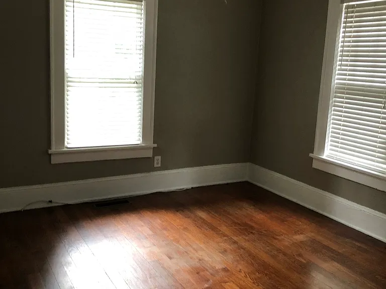 1098 Los Angeles Ave NE #UPPER — Photo 5