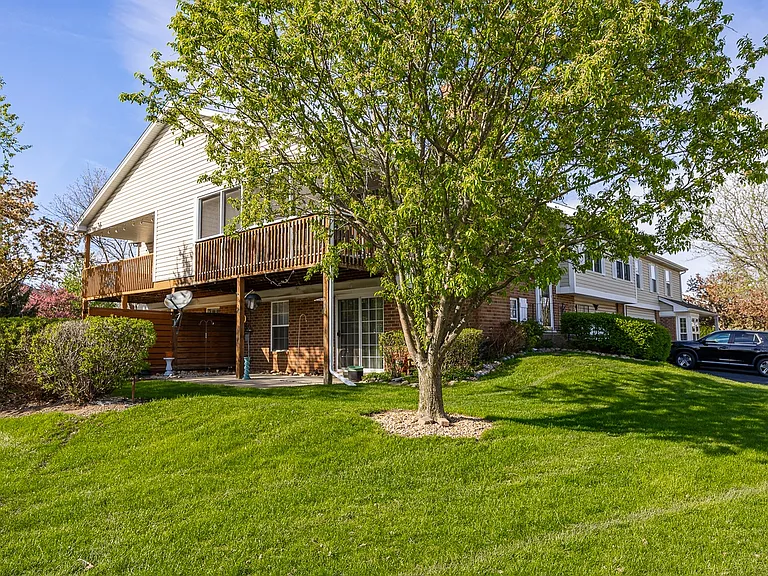 9756 Cambridge Cir — Photo 2