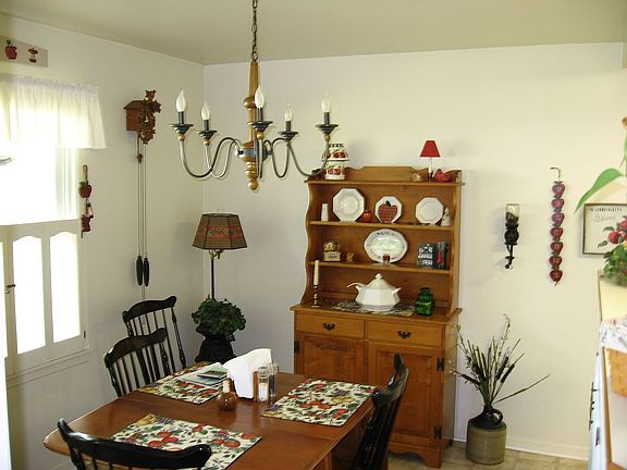 3rd image of 395 Crescent Dr