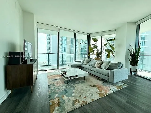 501 NE 31st St #3606 — Photo 3