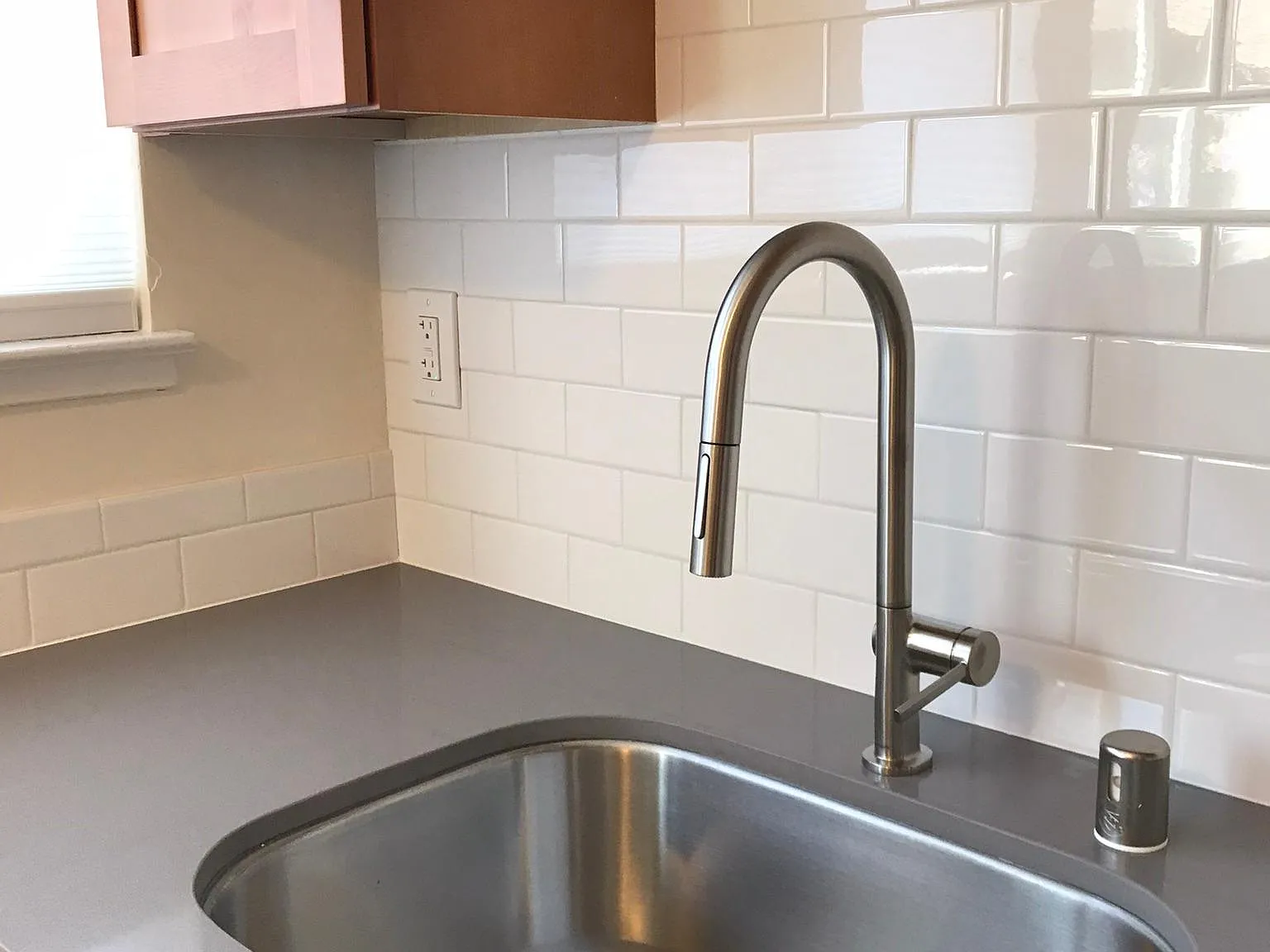 2 bed, 650 sqft, $2,400 — Photo 3