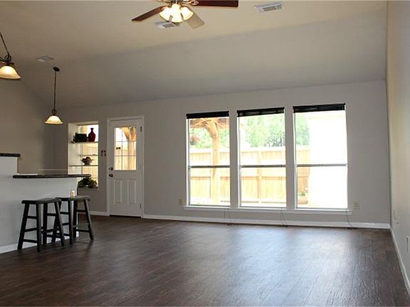 2nd image of 1011 Whelton Dr