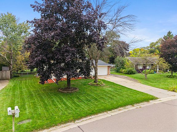 3rd image of 2483 Hidden Valley Ln