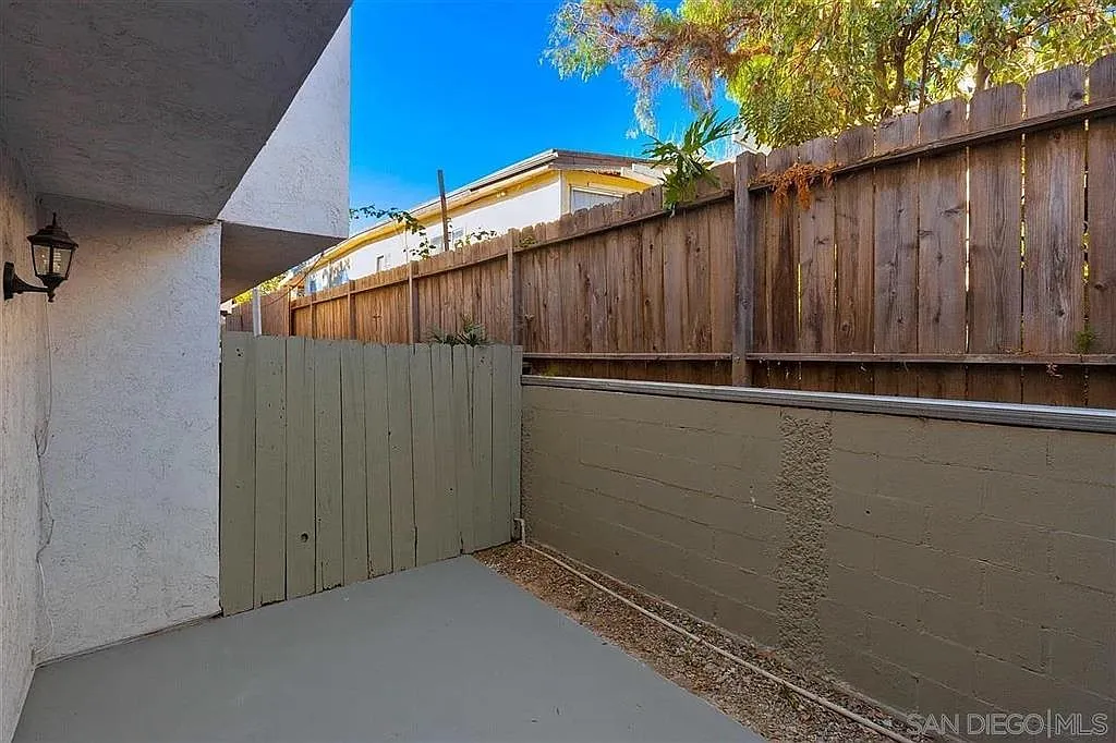 2 bed, 972 sqft, $2,750 — Photo 3
