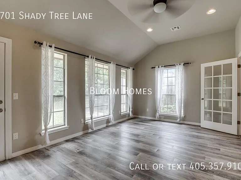 2701 Shady Tree Ln — Photo 7