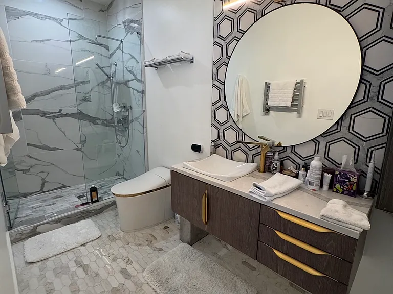 5726 Mercedes Ave — Photo 11