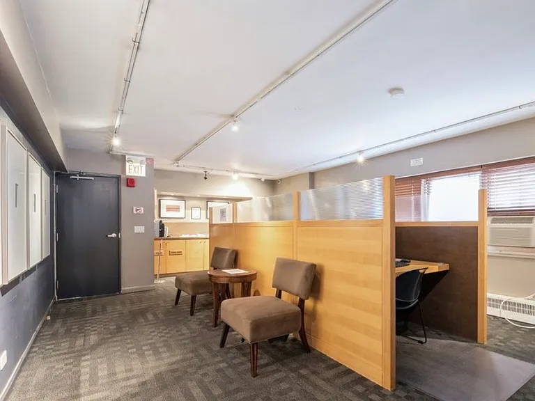 4960 N Marine Dr #419 — Photo 9