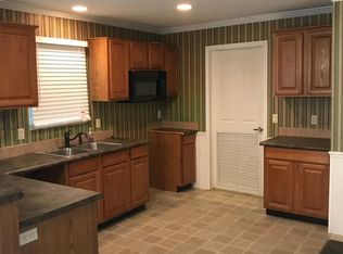 1063 Carolyn Rose Dr, Breaux Bridge, LA 70517