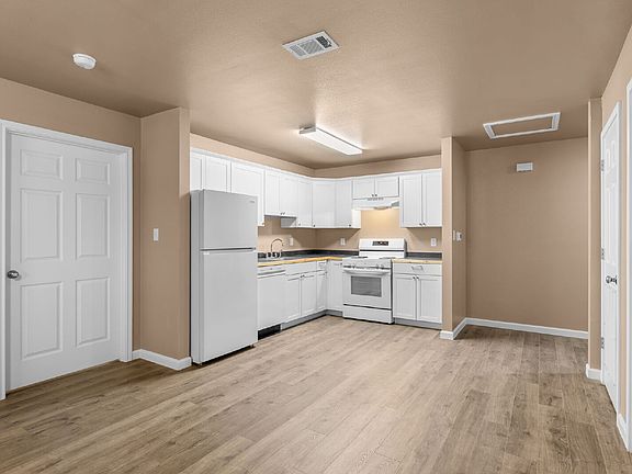 4th image of 201 S Commerce St Unit A