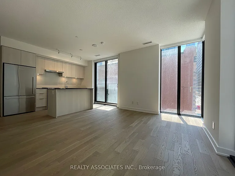 25 Richmond St E #213 — Photo 10