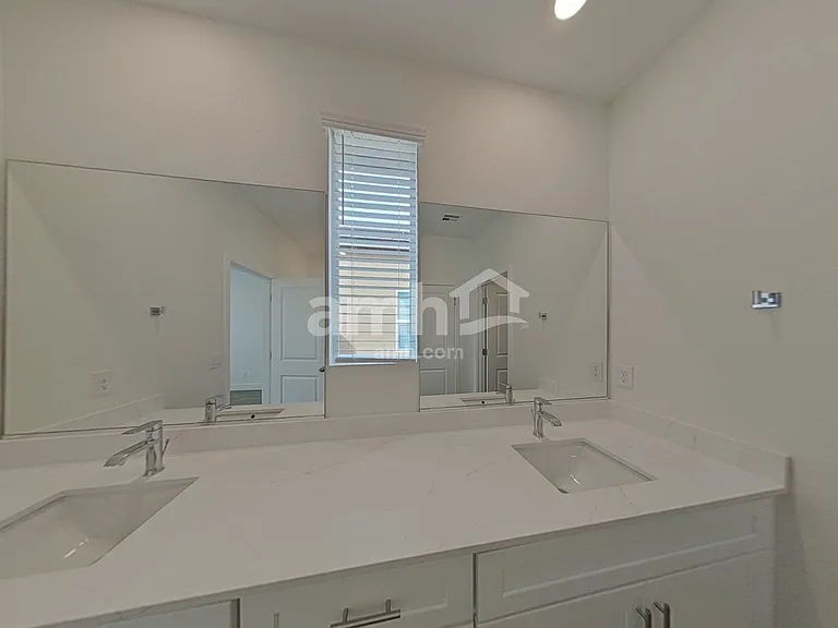 889 English Primrose St — Photo 6