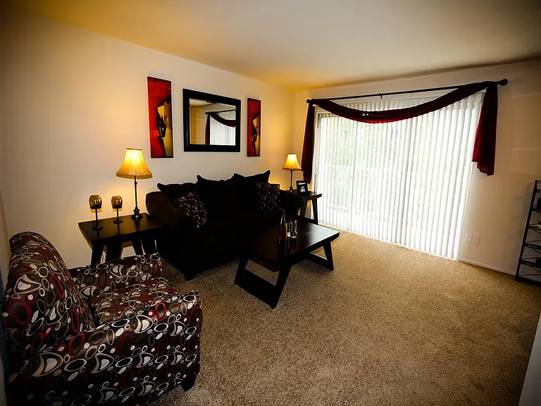 Cherry Creek Apartments — Photo 15