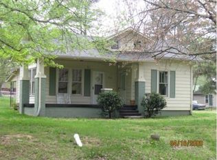 1007 Manley St, Paris, TN 38242