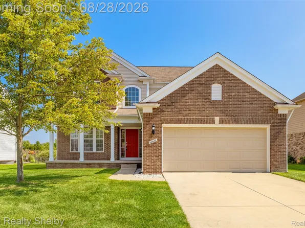 56626 Leeds Ln, Macomb, MI 48042
