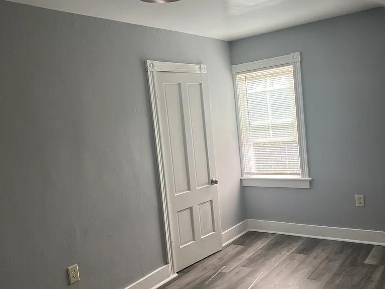 32 Tuxedo Ave #3 — Photo 5