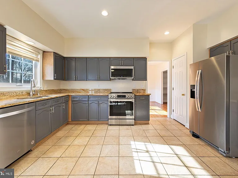 36767 Pelham Ct — Photo 11