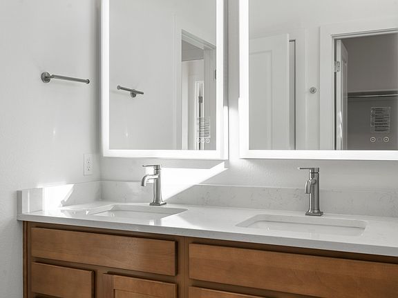 4th image of 11930 Soprano Cres Unit 203