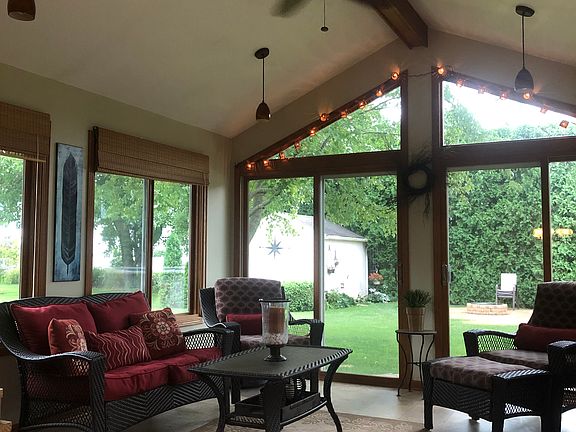 2nd image of 842 Thornberry Dr