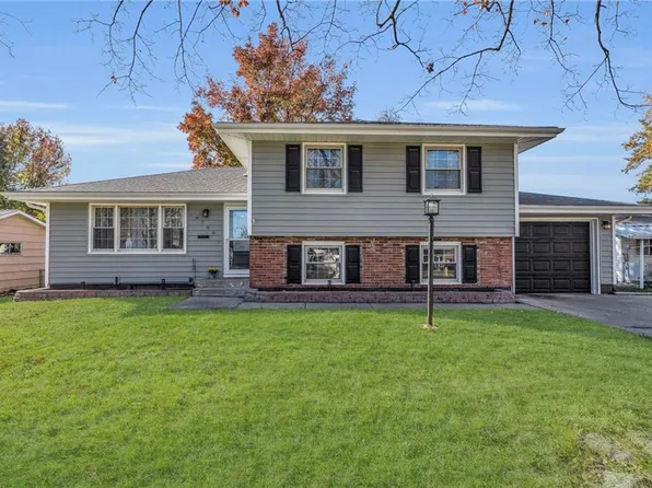 6706 N Wayne Ave, Gladstone, MO 64118