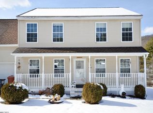 654 Golden Eagle Dr, Saylorsburg, PA 18353