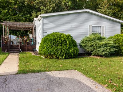 29308 Pine Dr, Flat Rock, MI, 48134