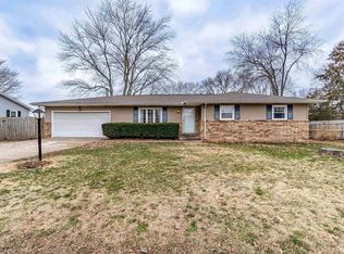 13073 Cedar St, Manito, IL 61546