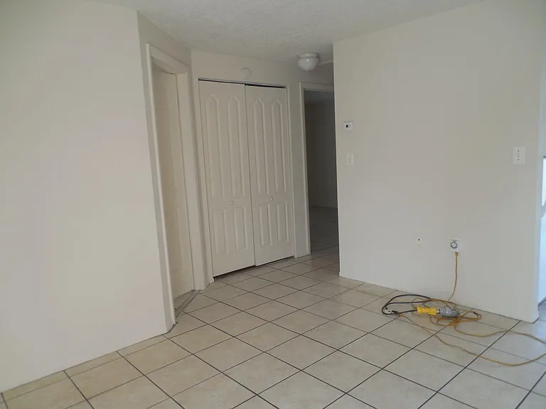 6821 Jackson St — Photo 2