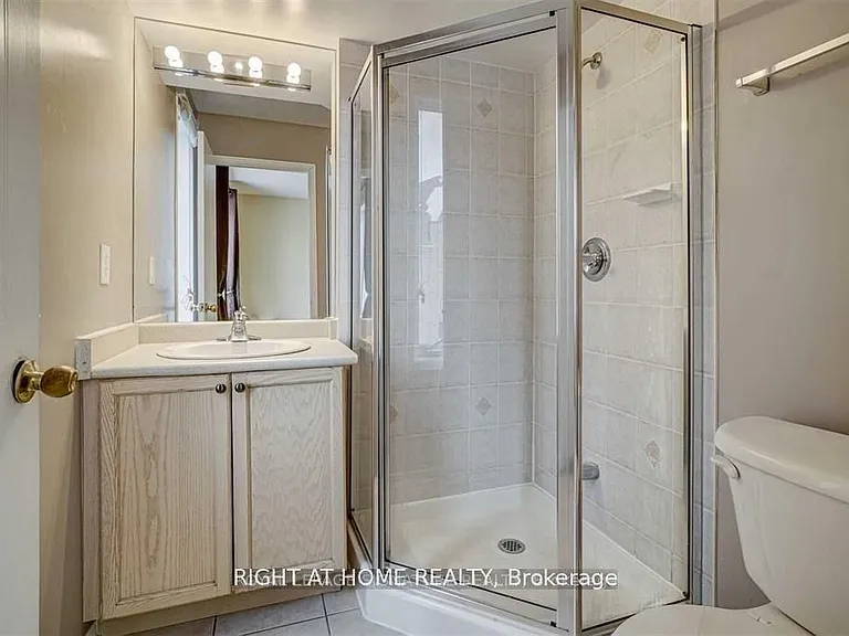 4869 Half Moon Grv #27 — Photo 19