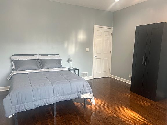 2nd image of 1723 N Luna Ave #1