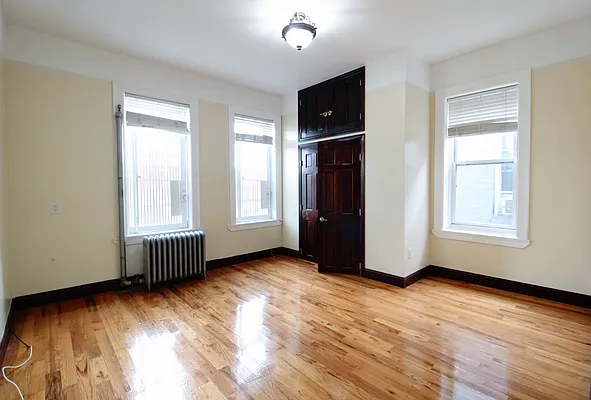 Rented by Compass | media 23