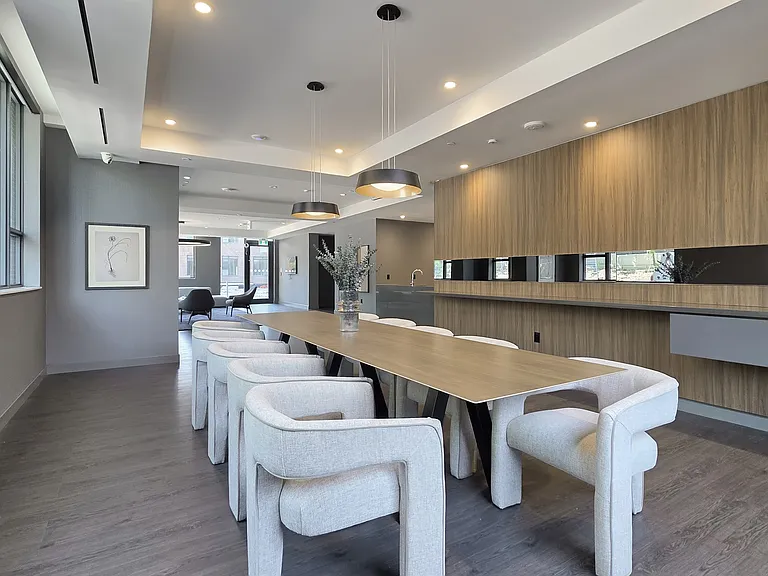 4365 Bloor St W — Photo 27