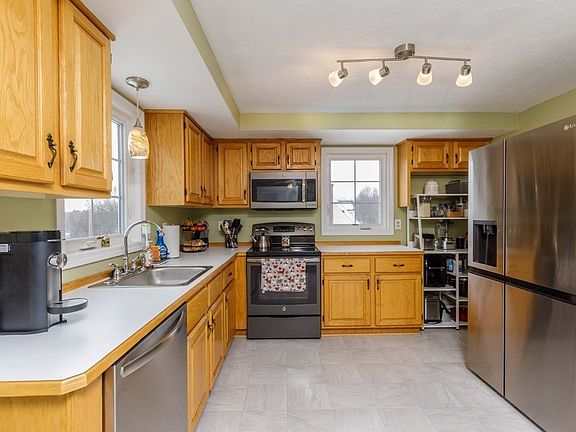 2nd image of 65 Farm Hill Rd