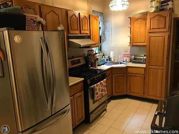 5th image of 3148 35th St #1