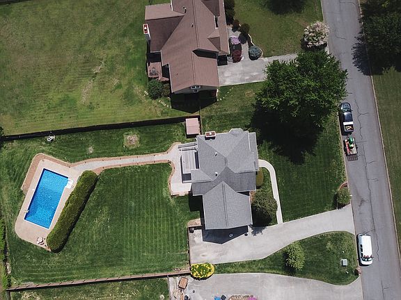 4th image of 1230 Hirst Cir