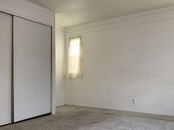 3rd image of 5006 Willow Run Dr