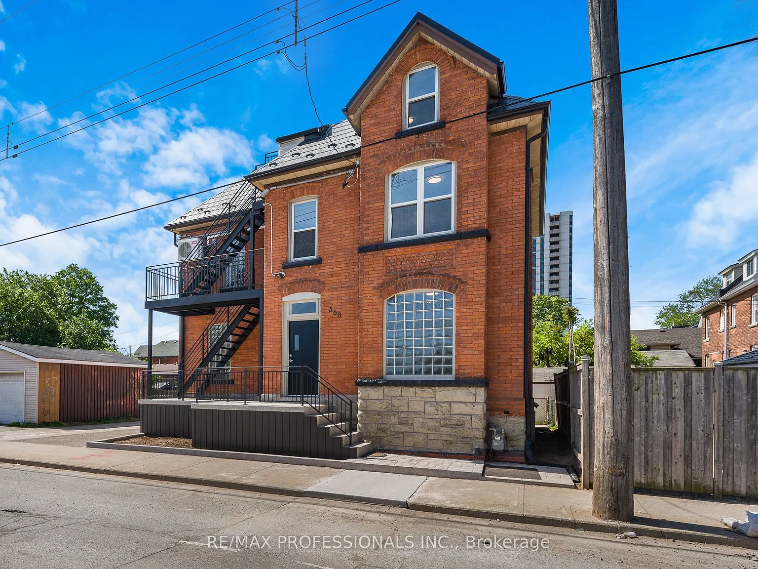 2 bed, $2,000 — Photo 1