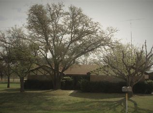 512 N Main St, Gordon, TX 76453