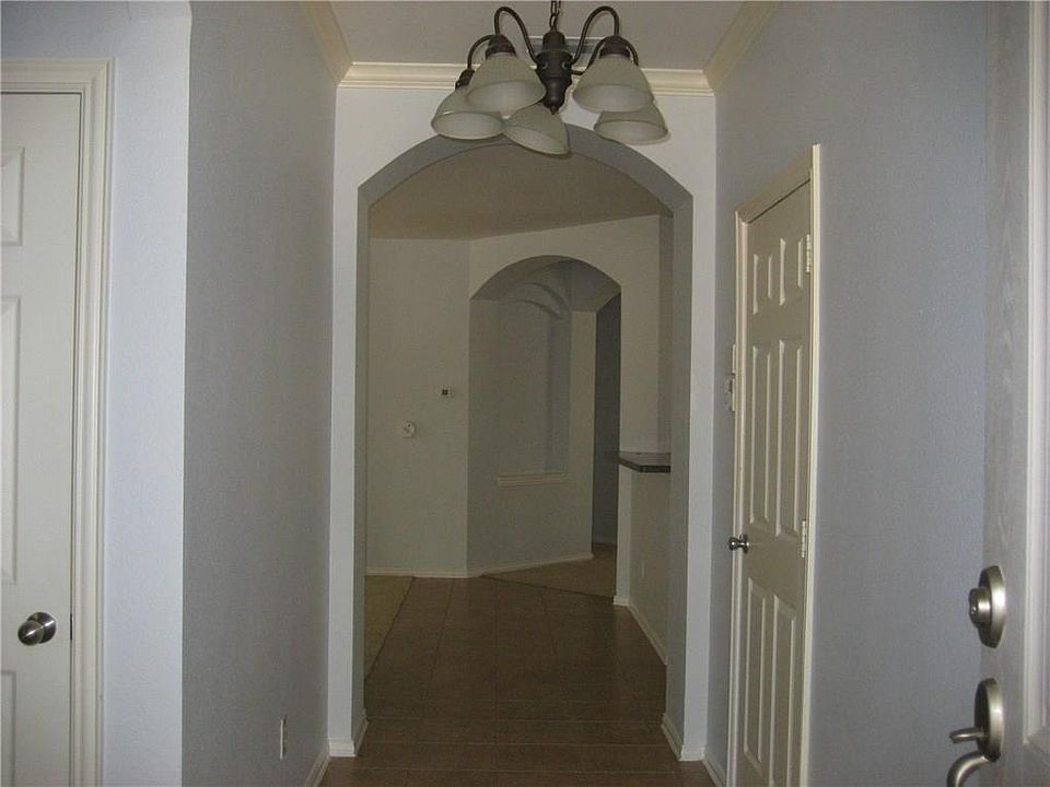 1st image of 3909 Plymouth Dr