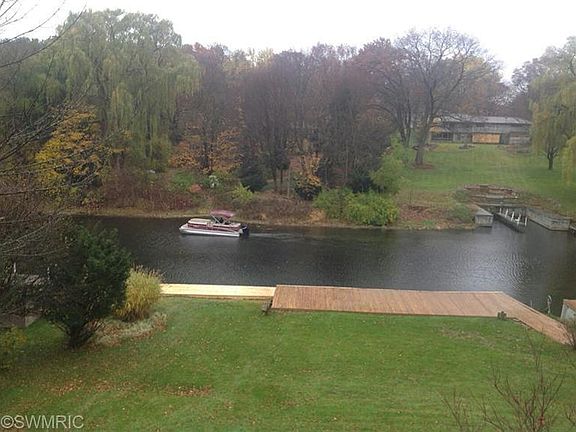 2nd image of 651 W Wedgewood Dr