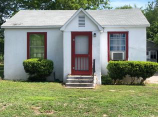 609 E Nopal St, Uvalde, TX 78801