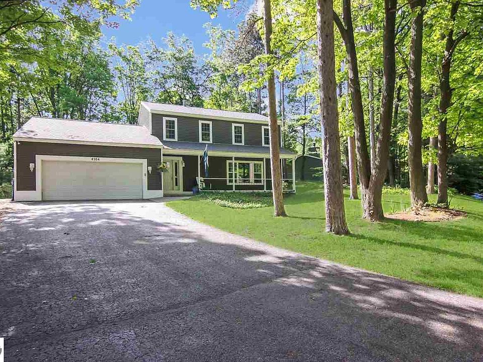 1st image of 4384 Deerwood Dr