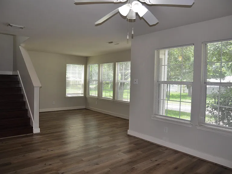 20734 Settlers Lake Cir N — Photo 6