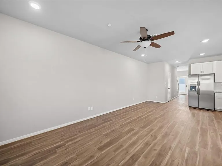 800 N Thompson St — Photo 11